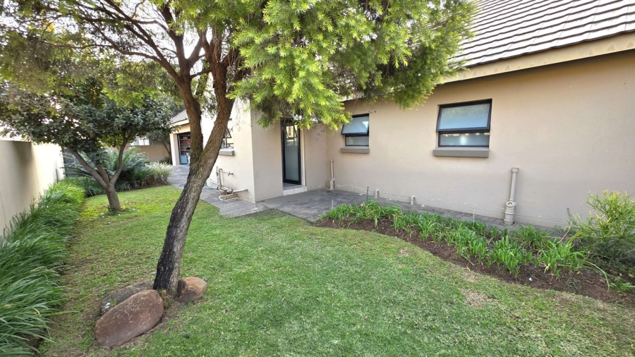 To Let 3 Bedroom Property for Rent in Melodie North West